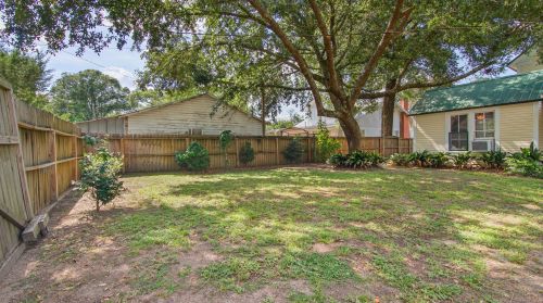 98 Live Oak Ave, Defuniak Springs FL  32435-2383 exterior