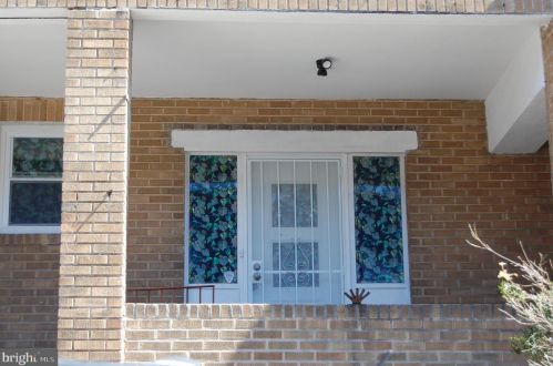 5937 Leithgow St, Philadelphia, PA 19120-1830