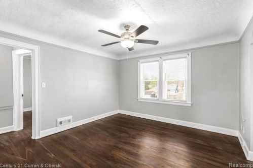 17213 Wood St, Melvindale MI 48122-2200 exterior