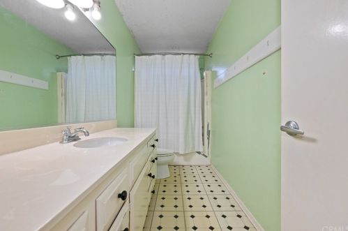 2233 Victoria Dr, Fullerton CA 92831-3454 exterior