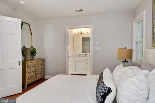 4401 Burlington Pl, Washington DC  20016-4421 exterior