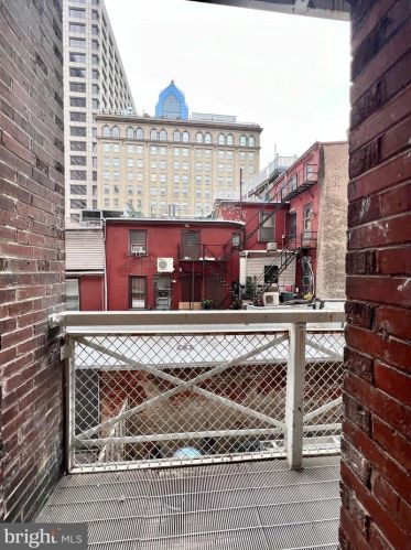 1811 Chestnut St, Philadelphia PA  19103-3721 exterior