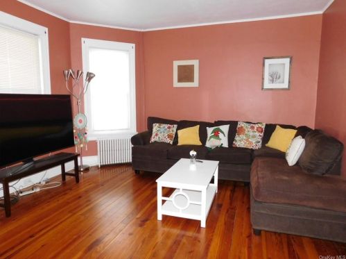 88 Grand Ave, Middletown NY 10940-3925 exterior