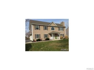 19 Hilltop Pl, Monroe, NY 10950-1051
