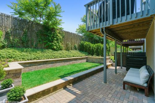 1802-A Diversey Pkwy, Chicago IL exterior