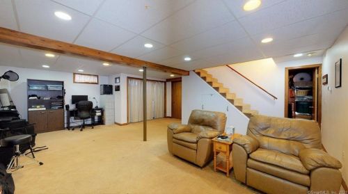 28 Celtic Ct, Enfield CT 06082-5777 exterior