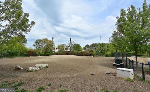 2181 Jamieson Ave, Alexandria VA 22314-5747 exterior