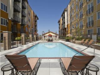 1202 10th Pl, Seattle WA  98057-5562 exterior