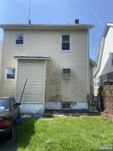 48 Leslie Pl, Irvington, NJ 07111-1106