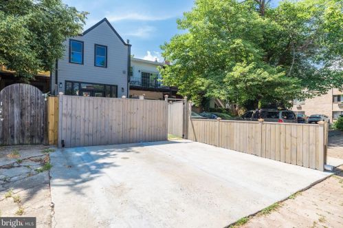 325 11th St, Washington DC  20002-6219 exterior