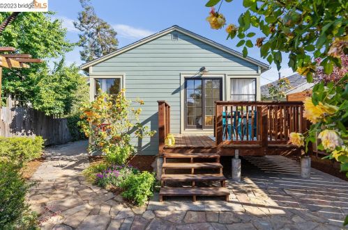 1221 Blake St, Berkeley CA 94702-2014 exterior