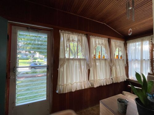 2328 Mangold Ave, Milwaukee WI 53221-4963 exterior