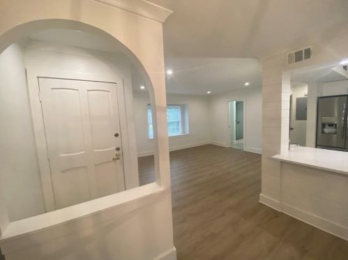 145 Amherst Pl, Atlanta GA  30327-4064 exterior