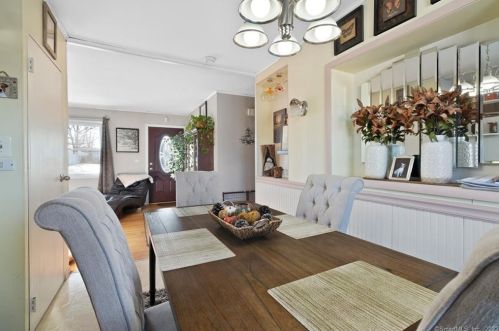 80 Hillcrest Ave, Derby CT 06418-2232 exterior