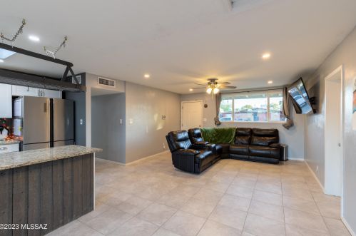 8051 Malvern St, Tucson AZ  85710-4238 exterior