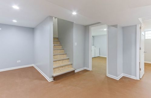 8150 Sacramento, Chicago IL 60655-2302 exterior