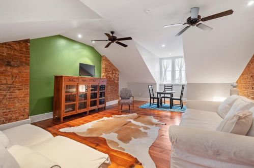 137 42nd St, Pittsburgh PA  15201-3136 exterior