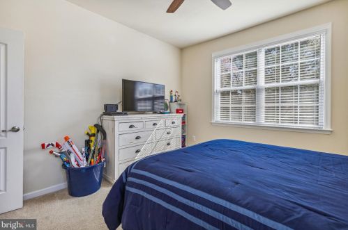 3570 Huntley Manor Ln, Alexandria VA  22306-5111 exterior