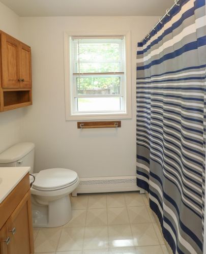 7 Whittaker Cir, Concord NH 03303-1589 exterior