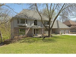 2611 Crescent Ridge Rd, Hopkins, MN 55305-2805
