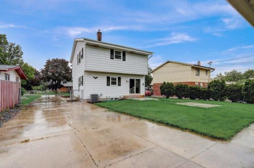 5826 14th St, Milwaukee WI 53221-5001 exterior