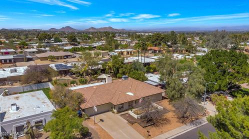 9218 33 Way, Phoenix AZ 85028-4907 exterior