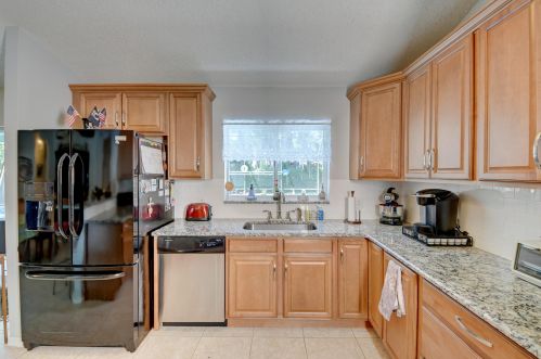 5967 Baylor Ave, Fort Pierce FL 34986-3634 exterior