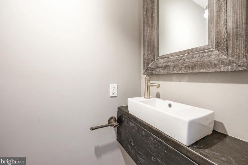 5431 Addison St, Philadelphia PA 19143-1424 exterior