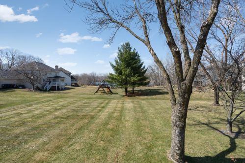 2307 Fld Stone Dr, Saint Paul MN 55120-1919 exterior