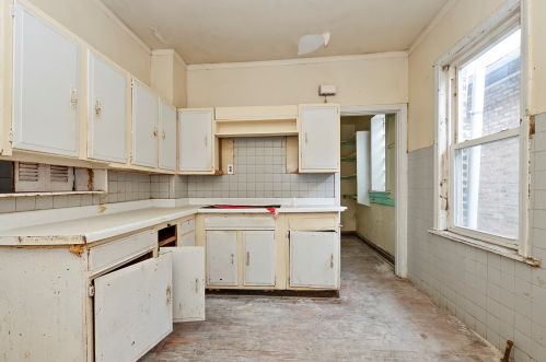 4821 Hirsch St, Chicago IL 60651-1520 exterior