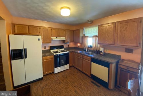 76 Gardenia Dr, Hanover PA 17331-3454 exterior