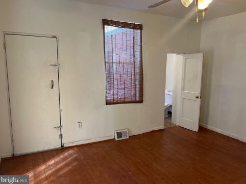 2038 5 St, Philadelphia PA 19148-2548 exterior