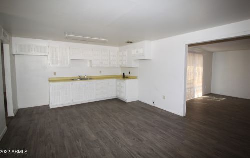 2202 73 Ave, Phoenix AZ 85033-1325 exterior