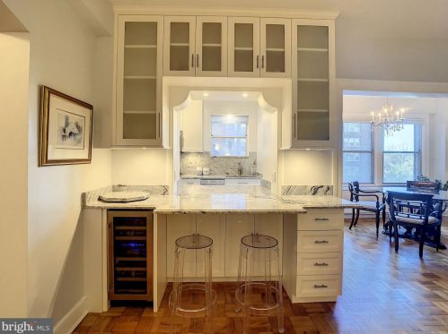 4000 Cathedral Ave, Washington DC 20008-1504 exterior