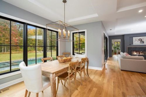 232 Bayberry Ln, Westport CT 06880-4033 exterior