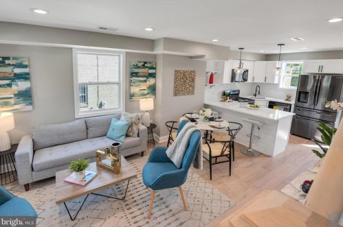 456 Burbank St, Washington DC 20019-4229 exterior