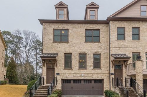 3134 Chestnut Woods Dr, Atlanta, GA 30340-3245