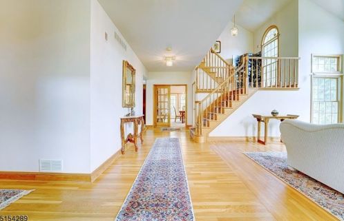 10 Hawkes Ct, Bridgewater, NJ 08807-2305