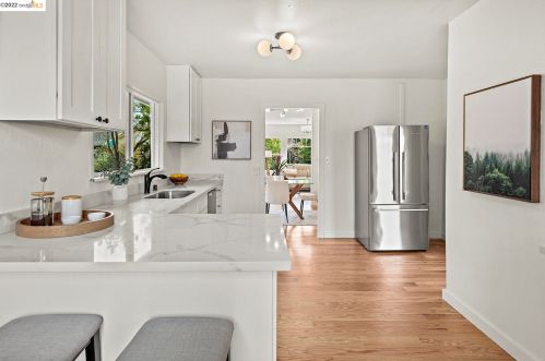 1242 Kains Ave, Berkeley CA  94706-2212 exterior