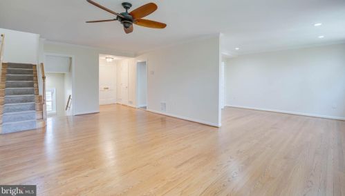 617 Azalea Dr, Rockville MD 20850-2010 exterior