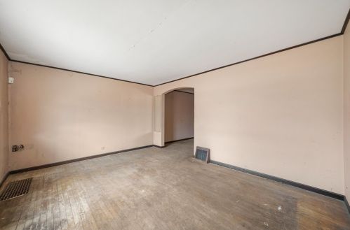 9619 Euclid Ave, Chicago IL 60617-4727 exterior