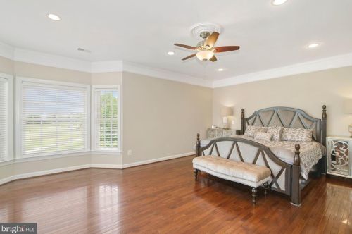 19372 Ml Dm Pl, Leesburg VA 20176-1637 exterior