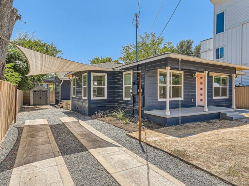 2103 14th St, Austin, TX 78702-1303
