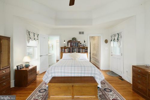 44 Linden Ave, Tavistock NJ 08033-2542 exterior