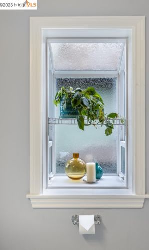 2643 Hillegass Ave, Berkeley CA 94704-3313 exterior