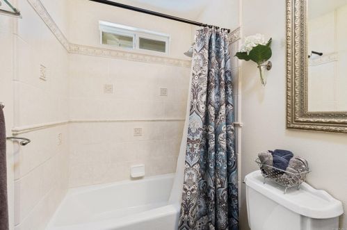 833 Willow Dr, Brea CA 92821-5052 exterior