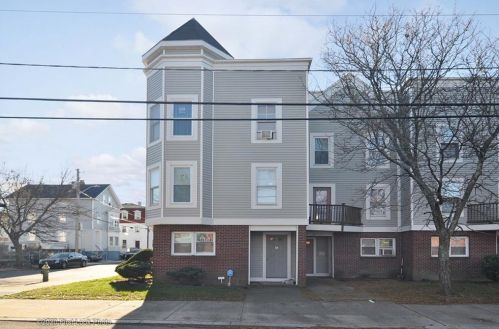 70 Tell St, Providence, RI 02909-1500