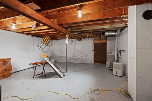 6202 Brunner Rd, Manitowoc WI 54220-9540 exterior