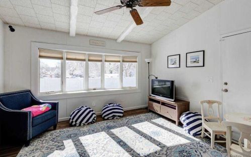 16 Quebec Dr, Huntington Station NY 11746-3872 exterior