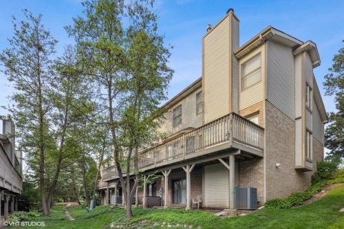 208 Rush St, Itasca IL 60143-1845 exterior